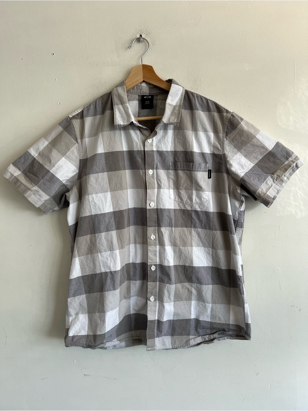 Oakley Gray and White Plaid Short-Sleeve Button-Down Shirt
